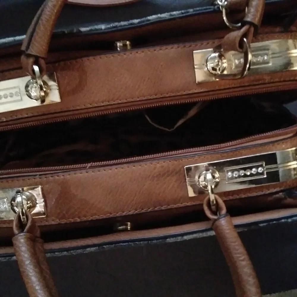 Diamond Pattern Handbag - Picture 4 of 6